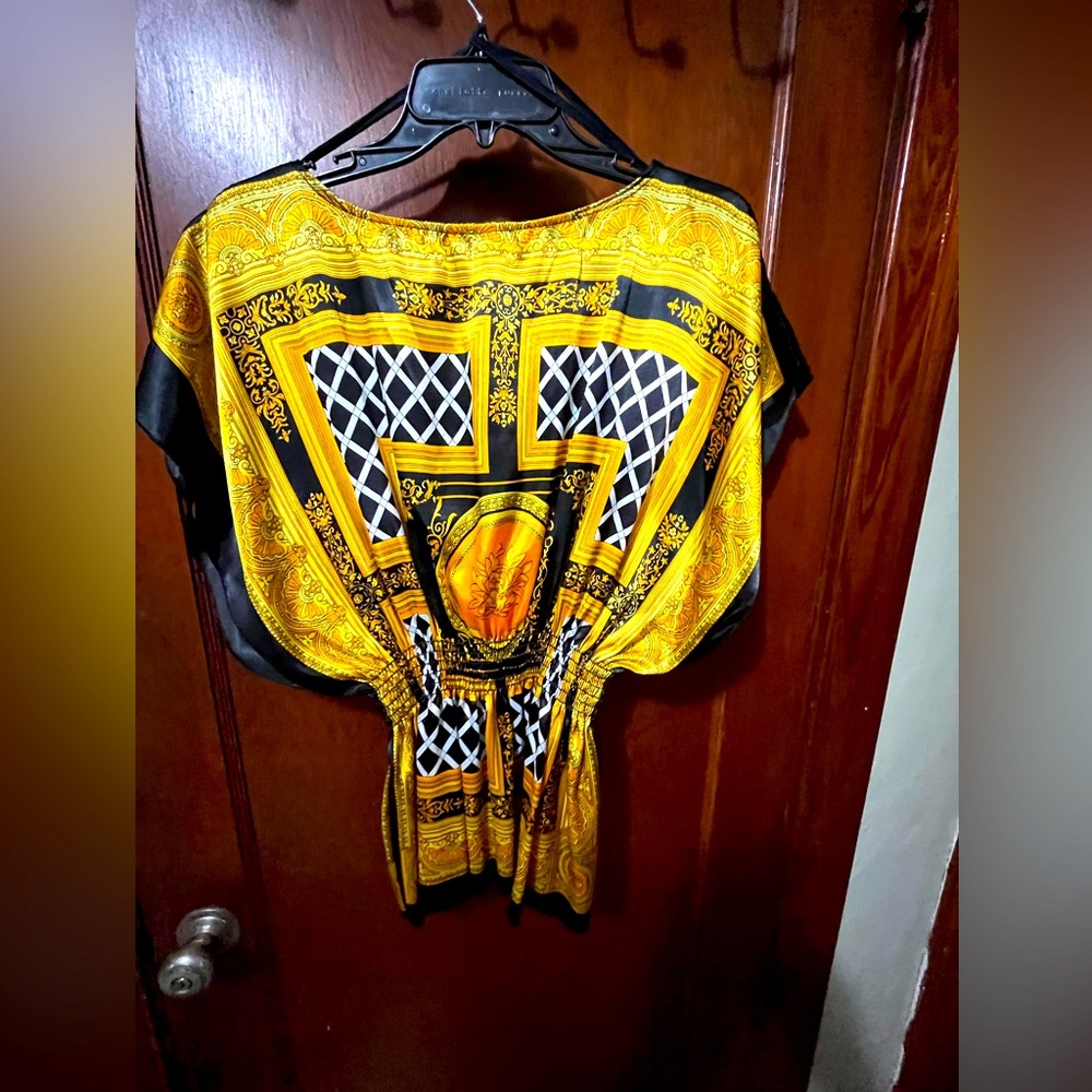 Beautiful Pullover Top with Versace-esque Print